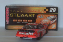Tony Stewart #20 Home Depot / 2006 Monte Carlo / 1:24 Scale Diecast Car